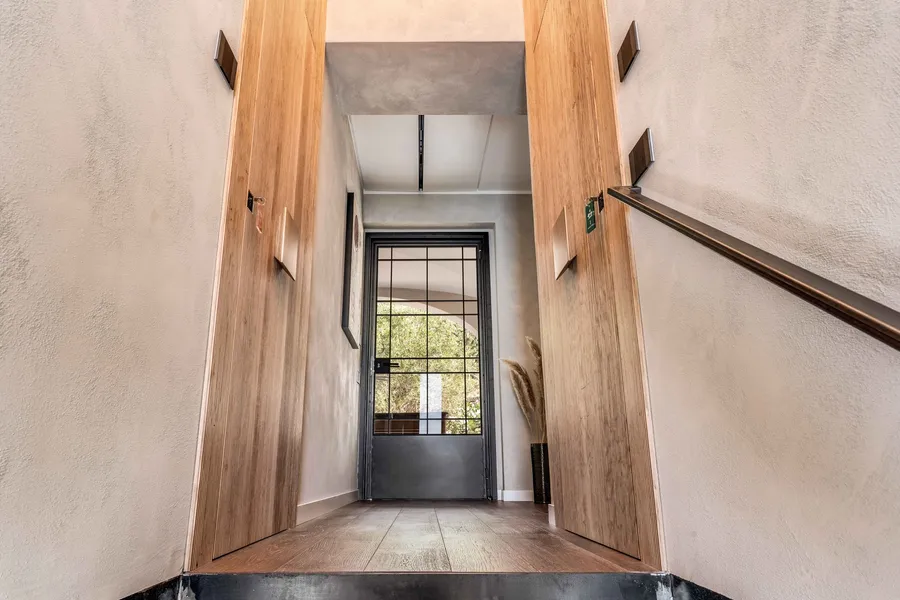 Main Residence-9